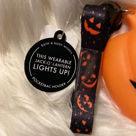 🔴RARE🔴 Wearable LightUp Jack O Lantern Pumpkin 🎃 On Necklace Sanitizer Holder - Picture 4 of 7
